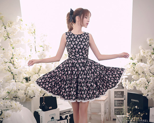 ファッションショップAya☆小花柄・Aラインミニワンピース