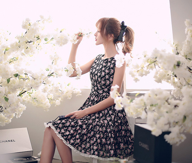 ❤️24新作 新品♡ SelfPortrait 花柄ミニワンピース♡　A60 ❤️24新作 新品♡ SelfPortrait 花柄ミニワンピース♡ A60